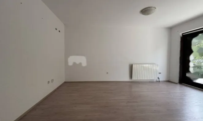 Недвижимость Трехкомнатная квартира, центр.: 1