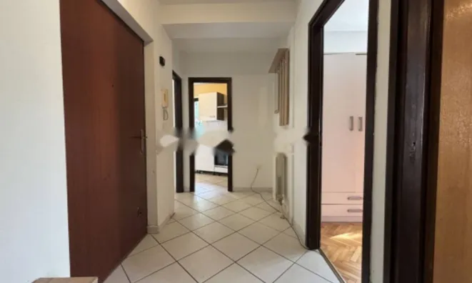 Недвижимость Трехкомнатная квартира, центр.: 11