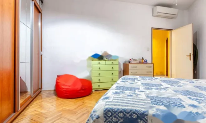 Недвижимость Трёхкомнатная квартира в центре: 18