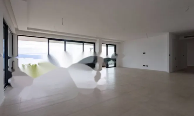 Недвижимость Четырехкомнатная квартира в центре: 3