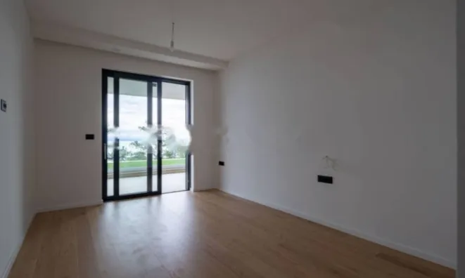 Недвижимость Четырехкомнатная квартира в центре: 10