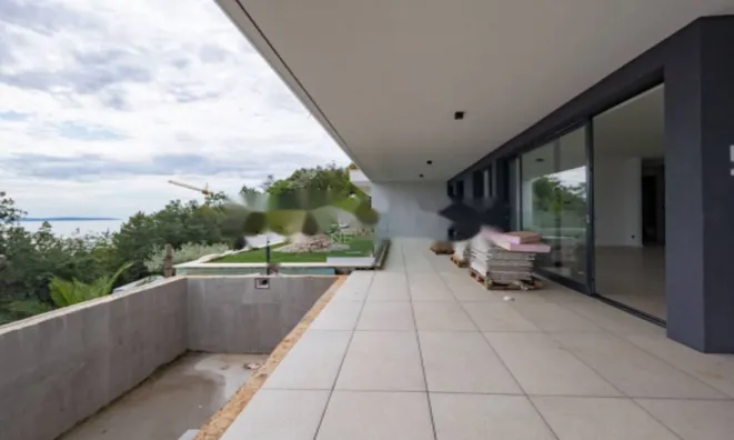 Недвижимость Четырехкомнатная квартира в центре: 12