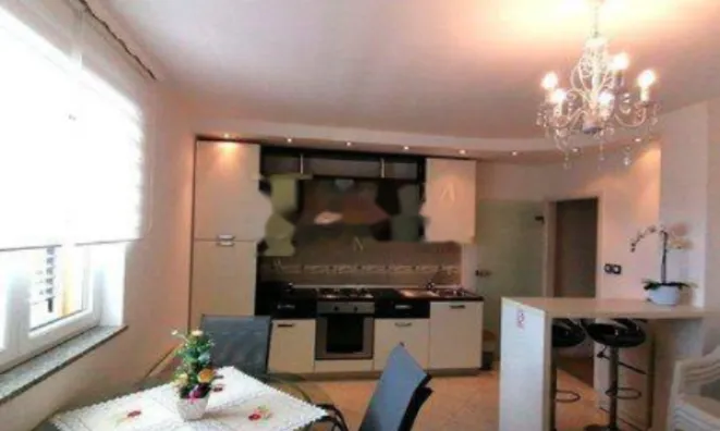 Недвижимость Четырехкомнатная квартира, Ичицы: 4