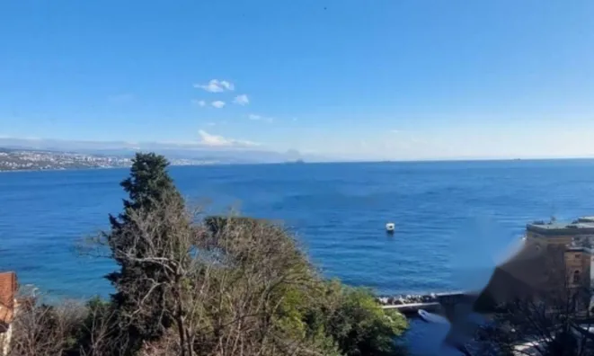 Недвижимость Трёхкомнатная квартира, центр: 2