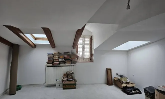 Недвижимость Трёхкомнатная квартира, центр: 5