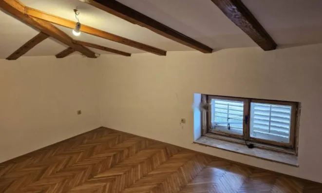 Недвижимость Трёхкомнатная квартира, центр: 7