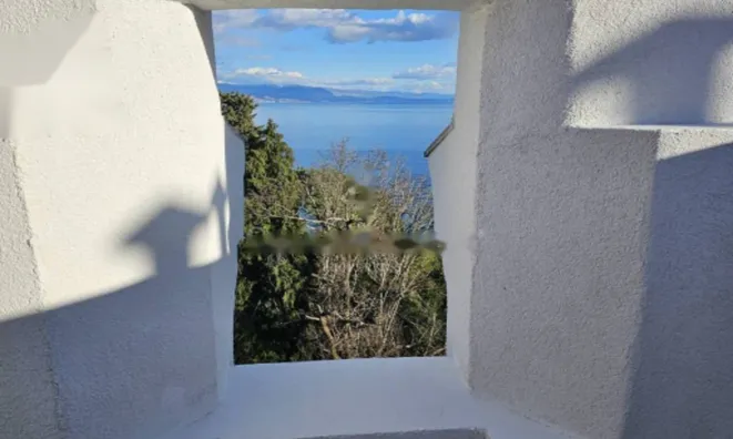 Недвижимость Трёхкомнатная квартира, центр: 12