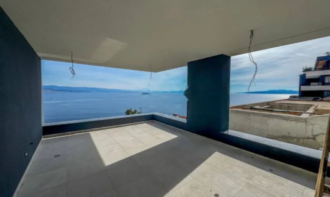 Недвижимость Трёхкомнатная квартира в центре: 13