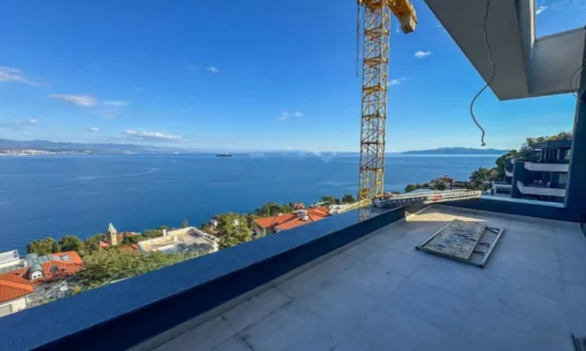 Недвижимость Четырехкомнатная квартира в центре: 2