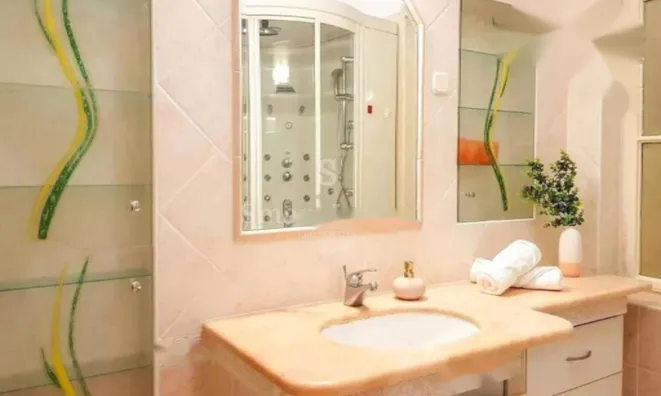 Недвижимость Четырёхкомнатная квартира в центре Опатии: 23