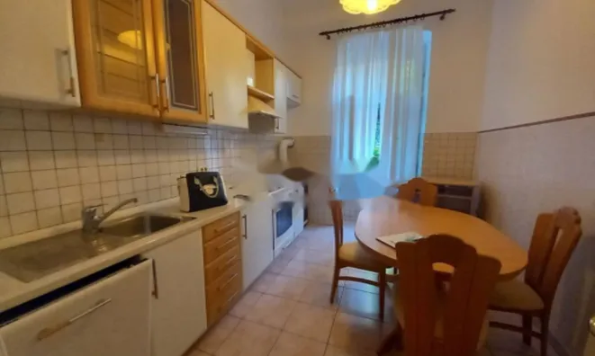 Недвижимость Трёхкомнатная квартира, Опатия: 15