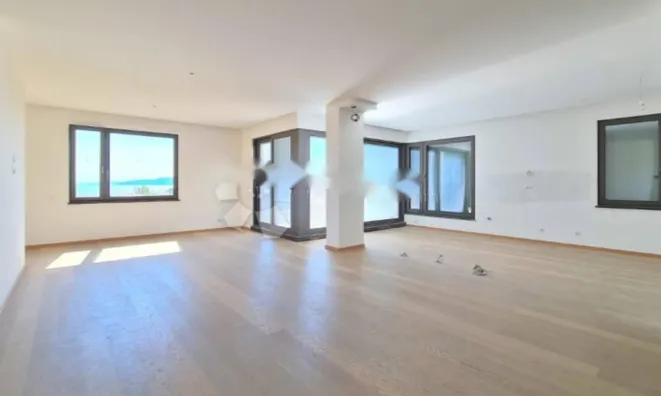 Недвижимость Четырехкомнатная квартира Центр: 18