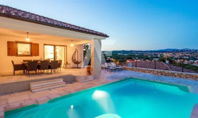 Недвижимость Семейный дом в Побри: 1