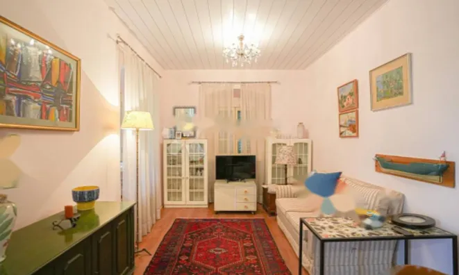 Недвижимость Двухкомнатная квартира в центре: 4