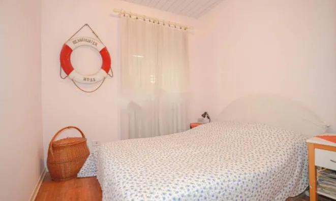 Недвижимость Двухкомнатная квартира в центре: 9