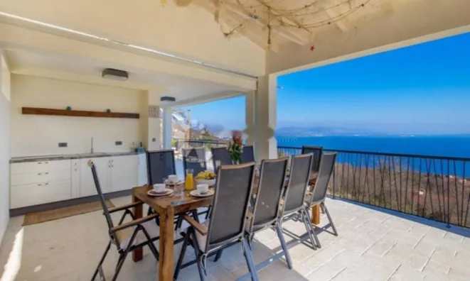 Недвижимость Семейный дом 180 м² Опация: 1