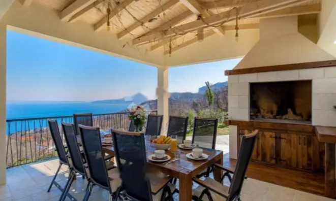 Недвижимость Семейный дом 180 м² Опация: 6