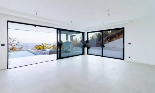 Недвижимость Трёхкомнатная квартира в центре Опатии: 1