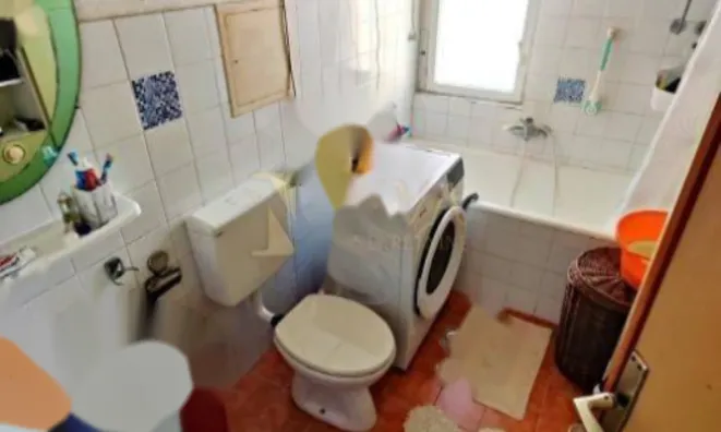 Недвижимость Двухкомнатная квартира в центре: 6