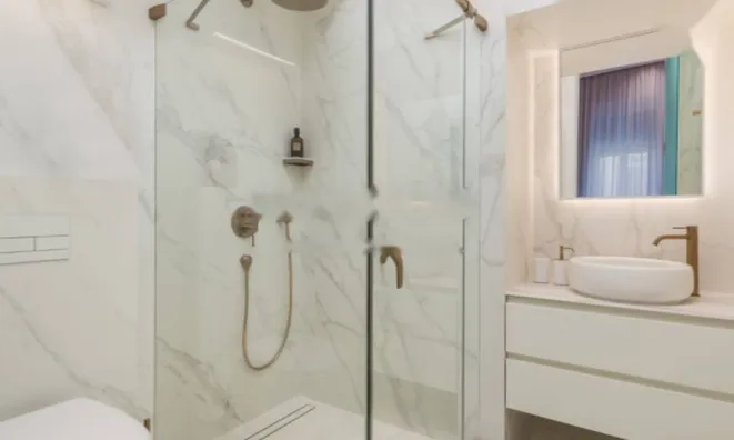 Недвижимость Трехкомнатная квартира Центр: 4