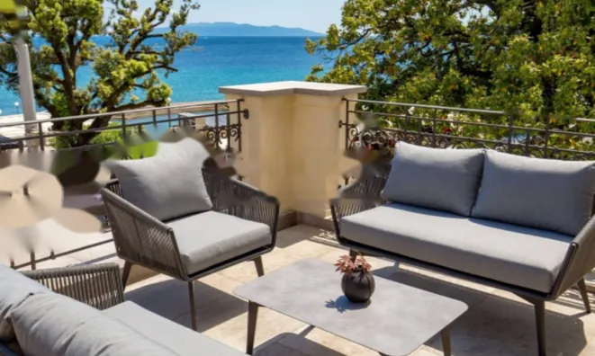 Недвижимость Трехкомнатная квартира Центр: 9