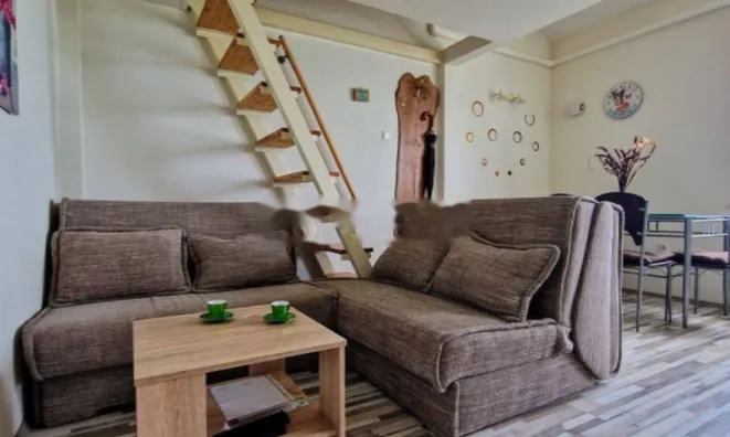 Недвижимость Двухкомнатная квартира в центре: 2