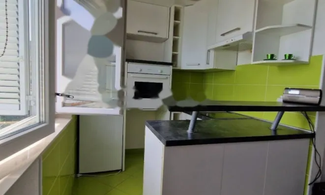 Недвижимость Двухкомнатная квартира в центре: 4