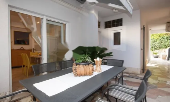 Недвижимость Четырехкомнатная квартира Центр: 3