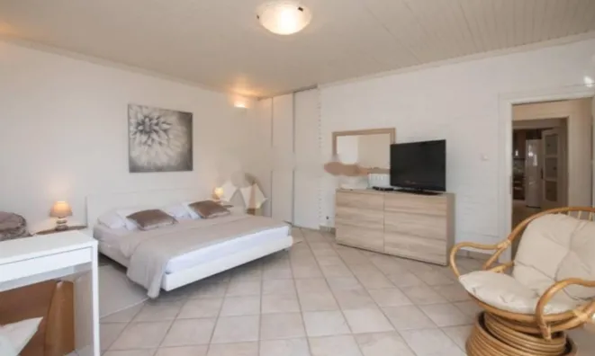 Недвижимость Четырехкомнатная квартира Центр: 5