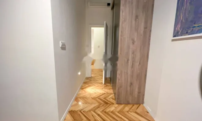 Недвижимость Трехкомнатная квартира, Центр: 11