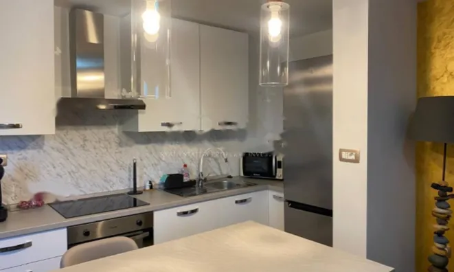 Недвижимость Двухкомнатная квартира в центре: 2