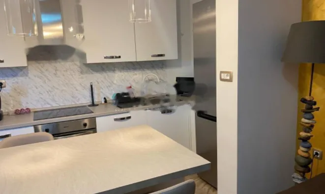 Недвижимость Двухкомнатная квартира в центре: 3