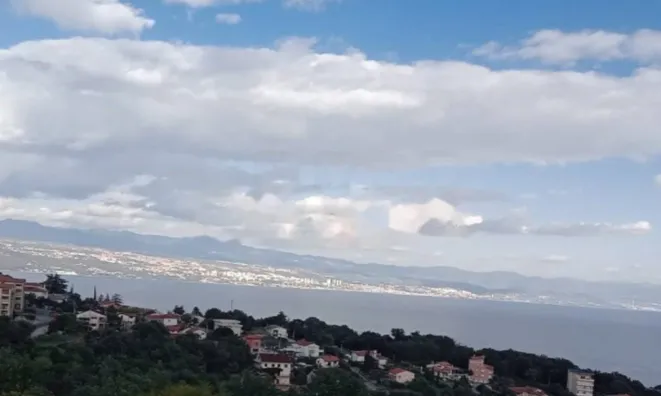 Недвижимость Четырехкомнатная квартира, Опатия: 1