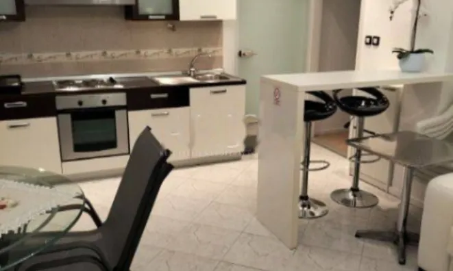 Недвижимость Четырехкомнатная квартира, Опатия: 6