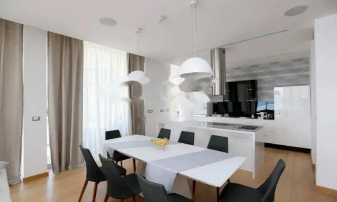 Недвижимость Коттедж 750 м², Центр, Опатия: 15