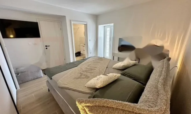 Недвижимость Семейный дом 328 м², Запад: 11