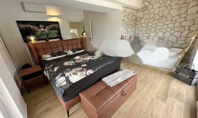 Недвижимость Семейный дом 328 м², Запад: 16