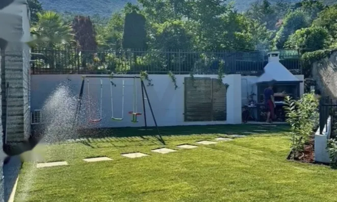 Недвижимость Семейный дом 328 м², Запад: 21