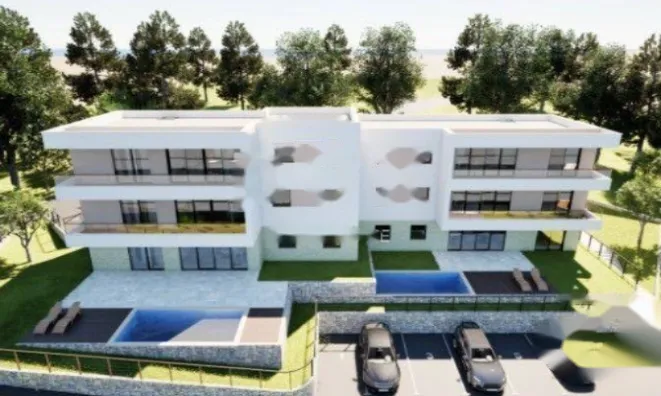 Недвижимость Четырехкомнатная квартира, Центр: 8