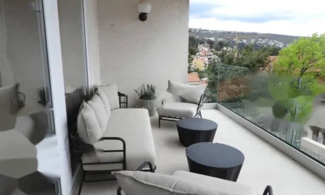 Недвижимость Трехкомнатная квартира, Центр: 20