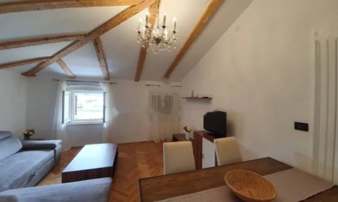 Недвижимость Двухкомнатная квартира, Центр: 4