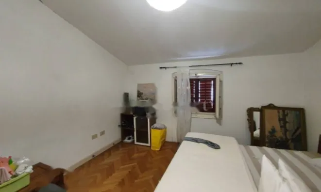 Недвижимость Двухкомнатная квартира, Центр: 7