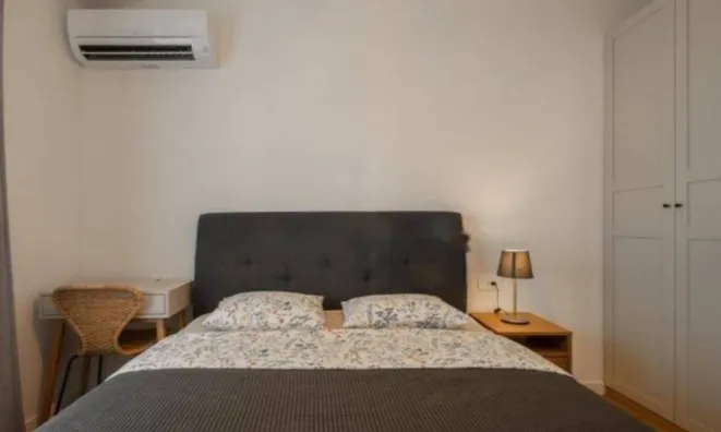 Недвижимость Двухкомнатная квартира в центре: 12