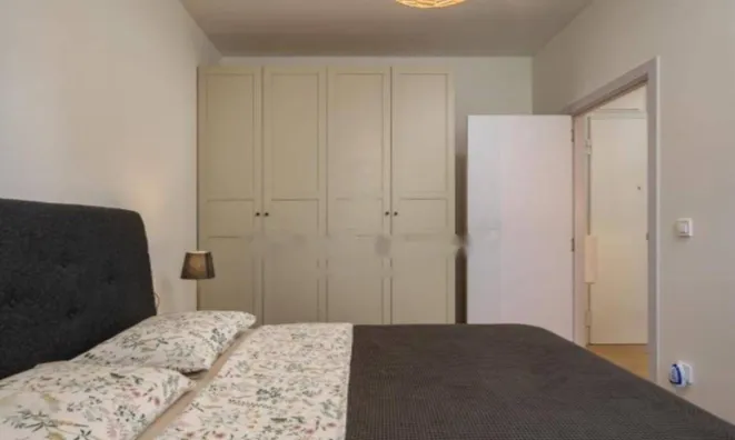 Недвижимость Двухкомнатная квартира в центре: 13