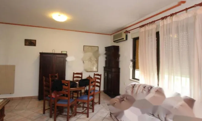 Недвижимость Двухкомнатная квартира, Центр: 3