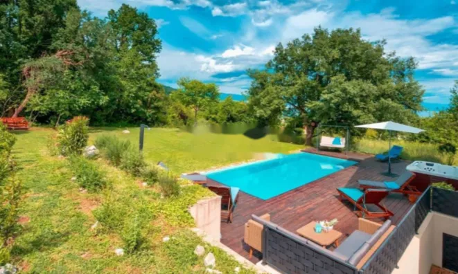 Недвижимость Особняк 250 м², Центр, Опатия: 2