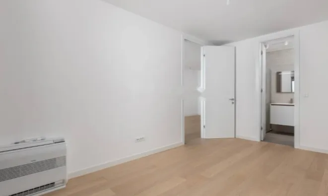 Недвижимость Трехкомнатная квартира 95 м²: 12