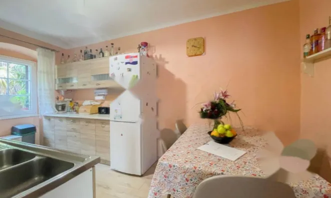 Недвижимость Трёхкомнатная квартира в центре: 5