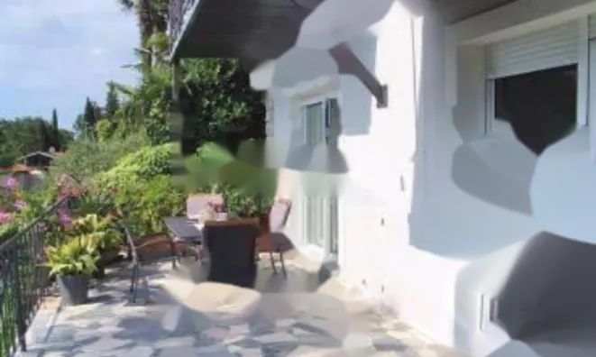 Недвижимость Двухкомнатная квартира в центре: 4