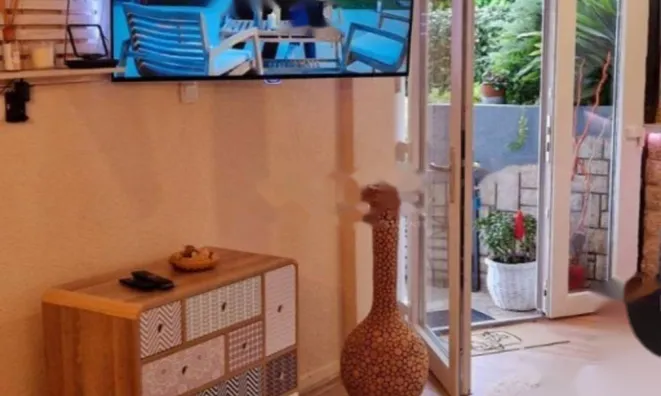 Недвижимость Двухкомнатная квартира в центре: 7